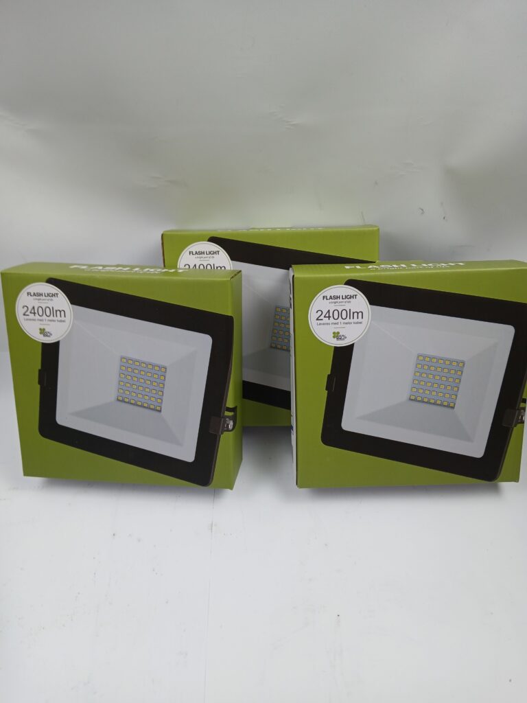 LED projektør 30W – 2400 lumen 3 stk