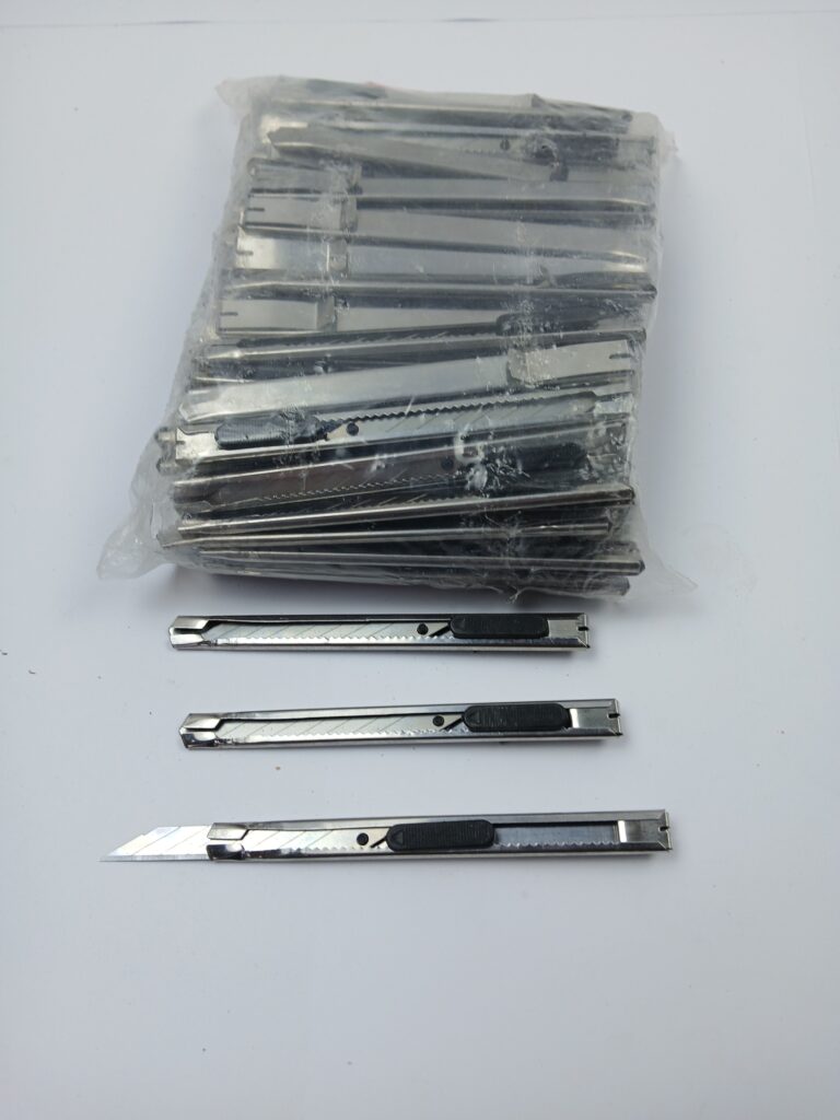 100 stk. 9 mm hobbyknive i metal